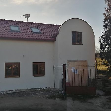 Апартаменты Vino Andrusiow Зноймо Экстерьер фото